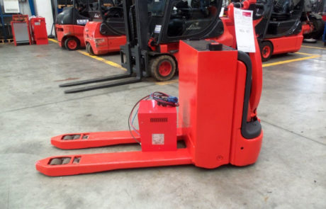 transpallet elevatore elettrico usato