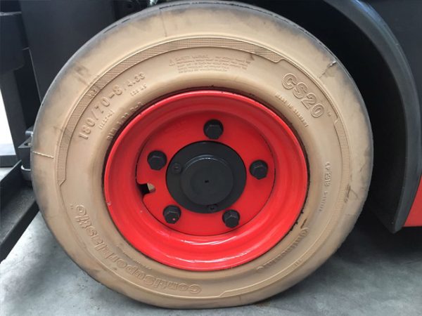 gomme carrelli elevatori